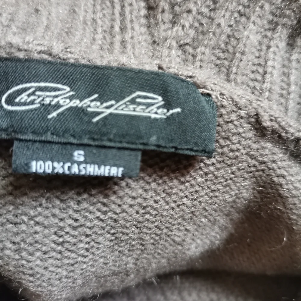 Christopher Fisher 100%cashmere sweater. Size Small.